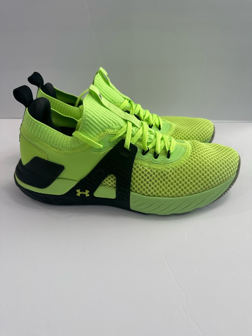 Under Armour Men’s Neon Yellow-Green Athletic Training Shoes